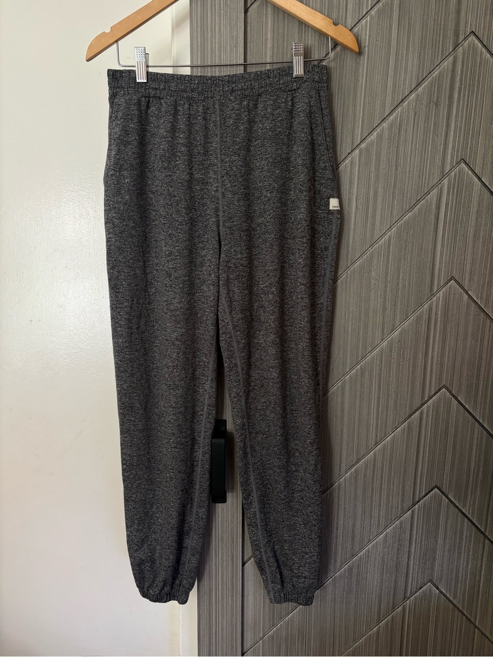 Vuori Boyfriend Sweatpant Heathered Gray Dreamknit Joggers Size Small S/VW457 - Picture 4 of 10